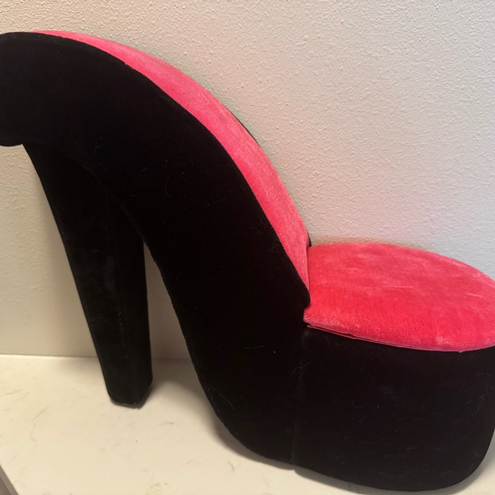 Bold Black and Pink Decorative Heel Chair W/Storage
